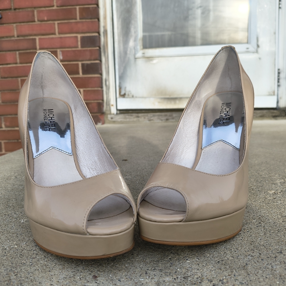Michael Kors York Peep-Toe Pumps